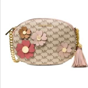 ISO Michael Kors pocket book